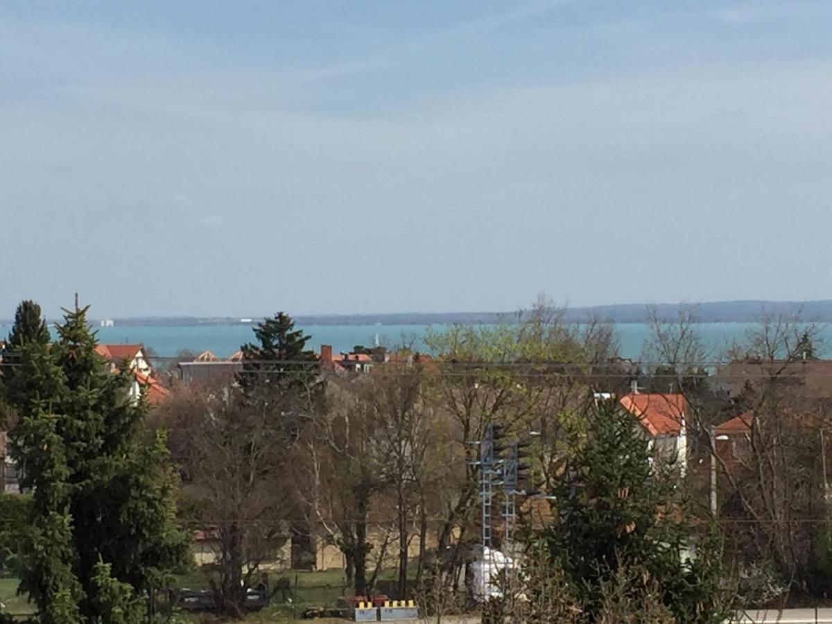 Szeki Apartman Balatonfured Bagian luar foto